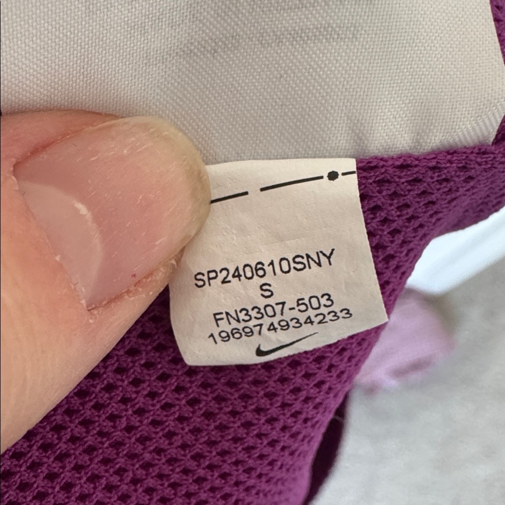 Nike Unisex Magenta Sports Shorts - Size S - Picture 6 of 6